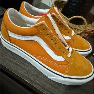 Vans women’s size 6 mustard yellow/burnt orange low top old schools